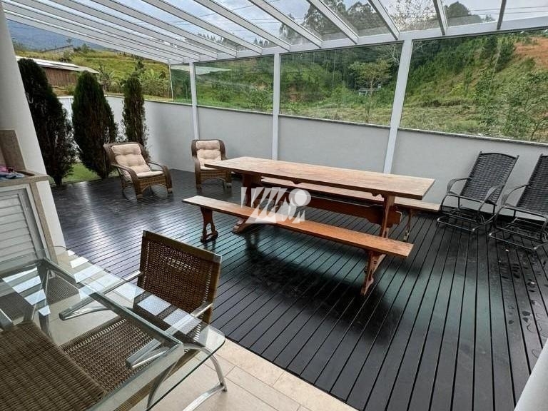 Casa em Caldas da Imperatriz, Santo Amaro da Imperatriz. 3 quartos, 217m². Imagem 16 de 19